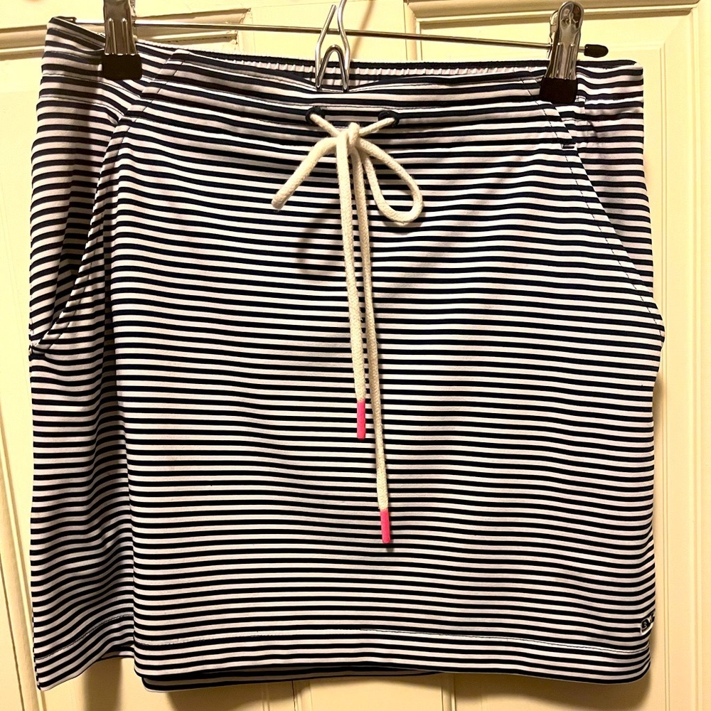 Vineyard vines skirt